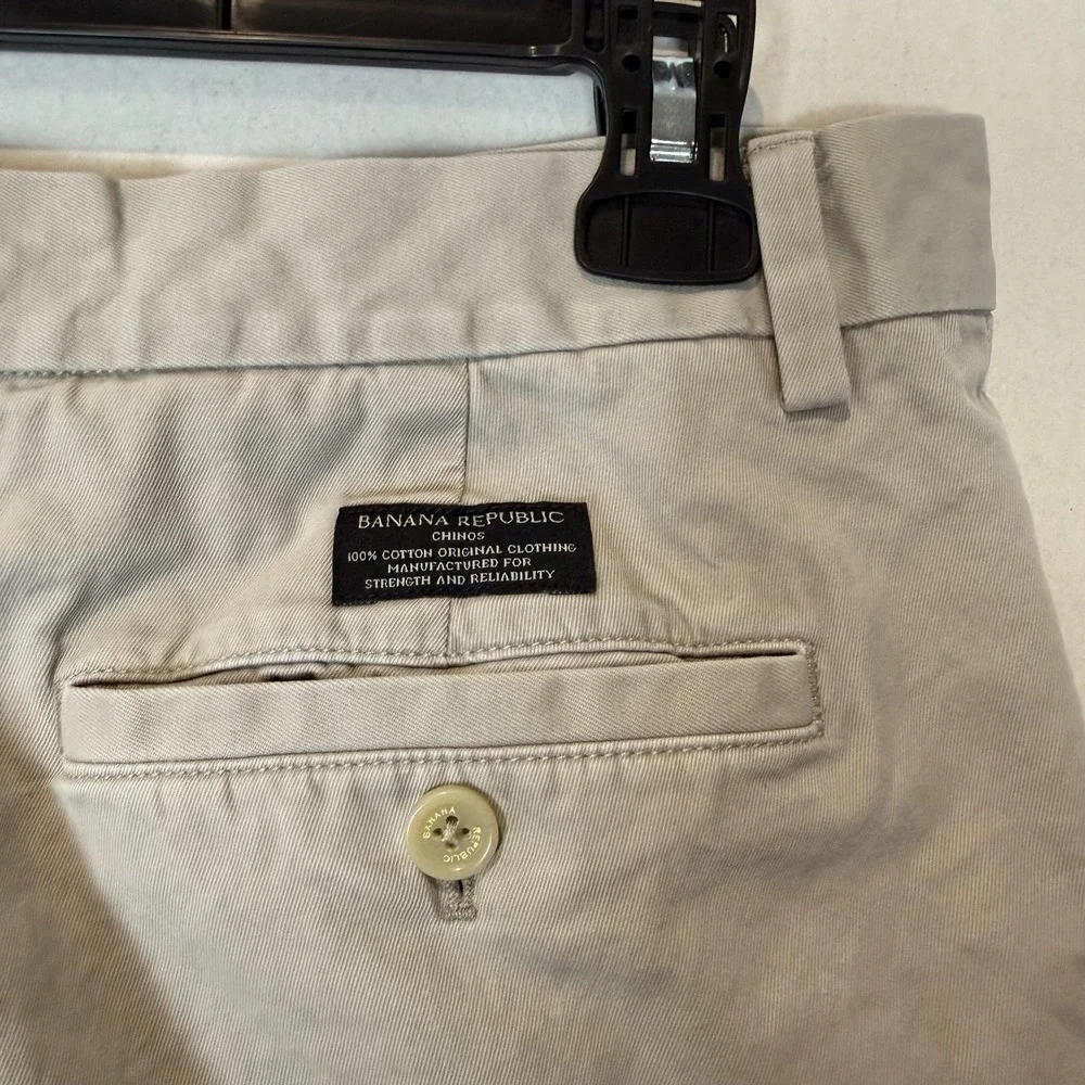 Banana Republic brand banana